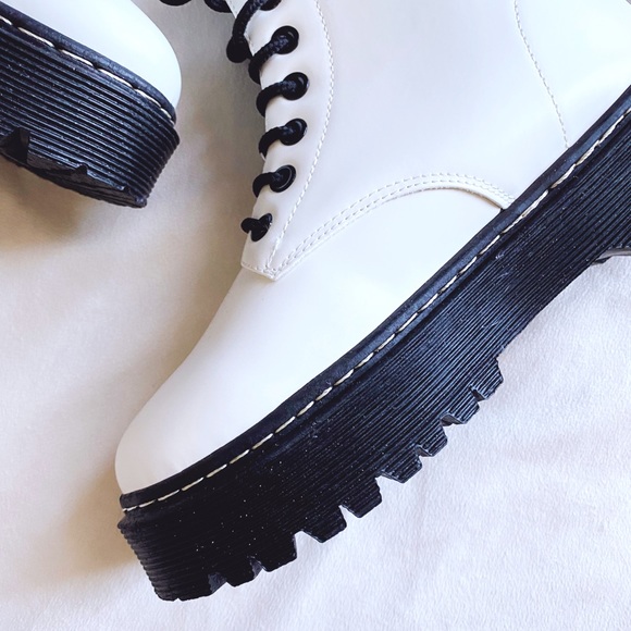 SALE✨ White Platform Lace Up Boots - Picture 2 of 12